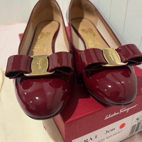 Salvatore Ferragamo Burgundy Patent Leather Heels Claret - Picture 8 of 16
